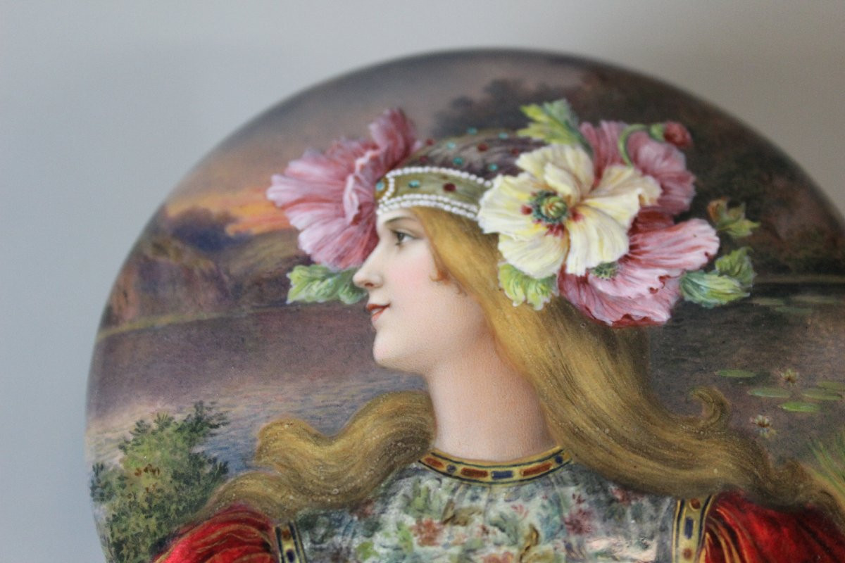 Art Nouveau Enamel Box, Woman With Flowers Circa 1900-photo-4