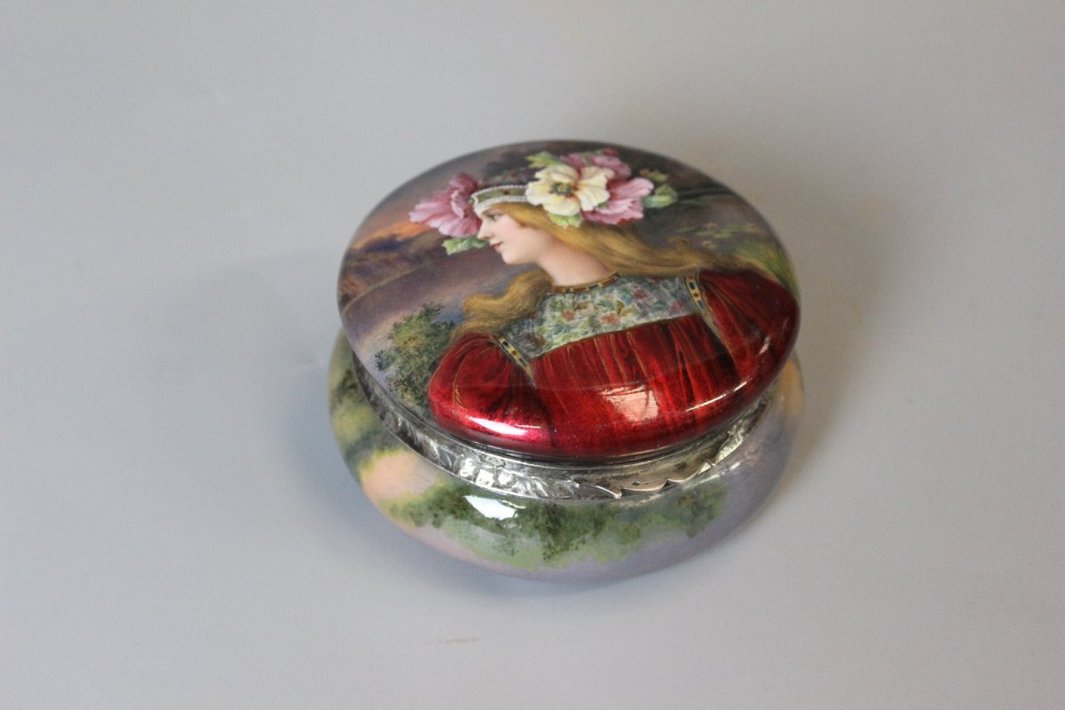 Art Nouveau Enamel Box, Woman With Flowers Circa 1900-photo-7