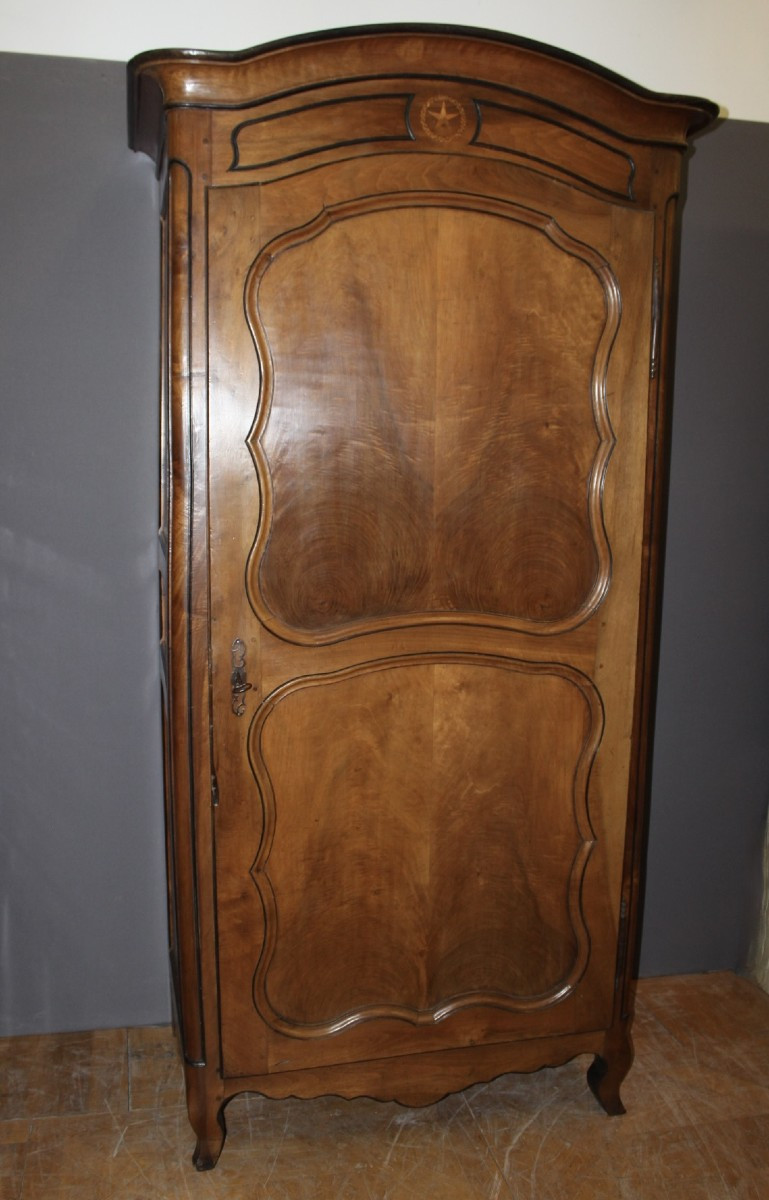 Louis XV Bonnetière In Walnut From The Late 18th Century