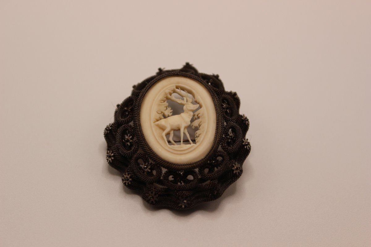 Steel And Carved Bone Brooch With Deer Circa 1900-photo-8