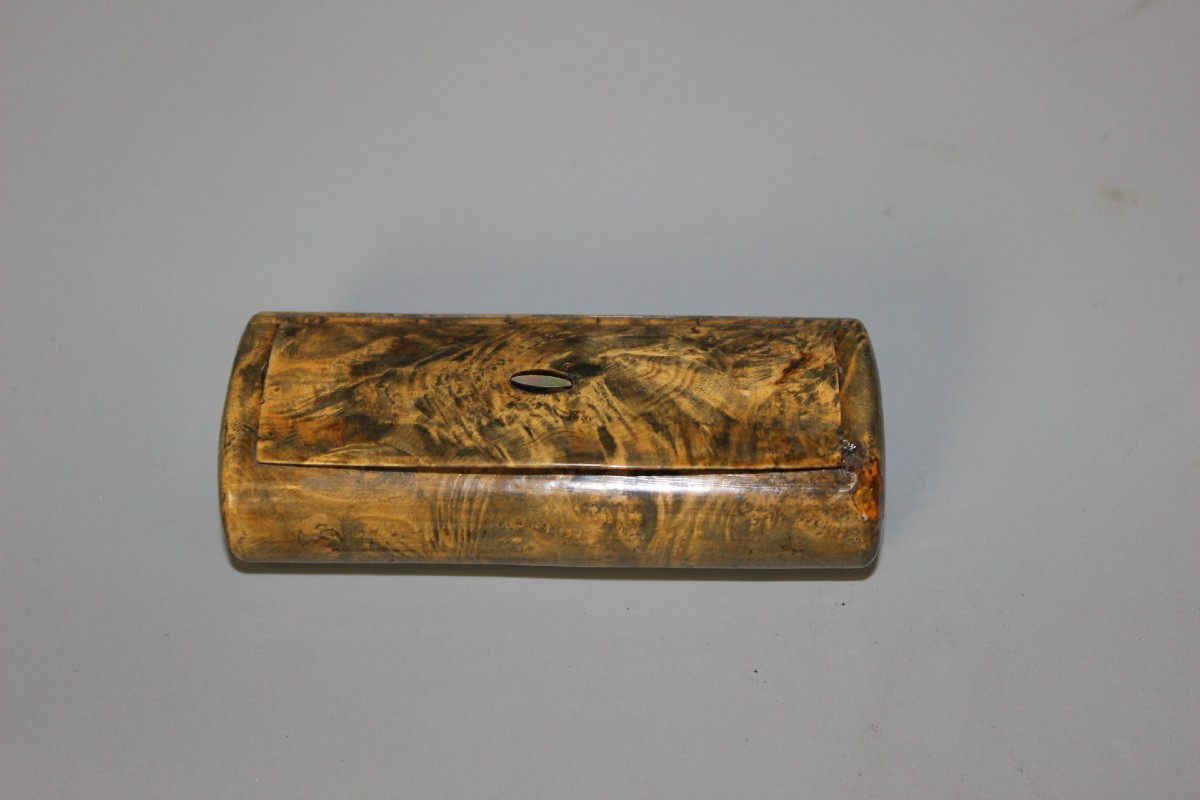 Burr Walnut And Horn Snuffbox Circa 1880