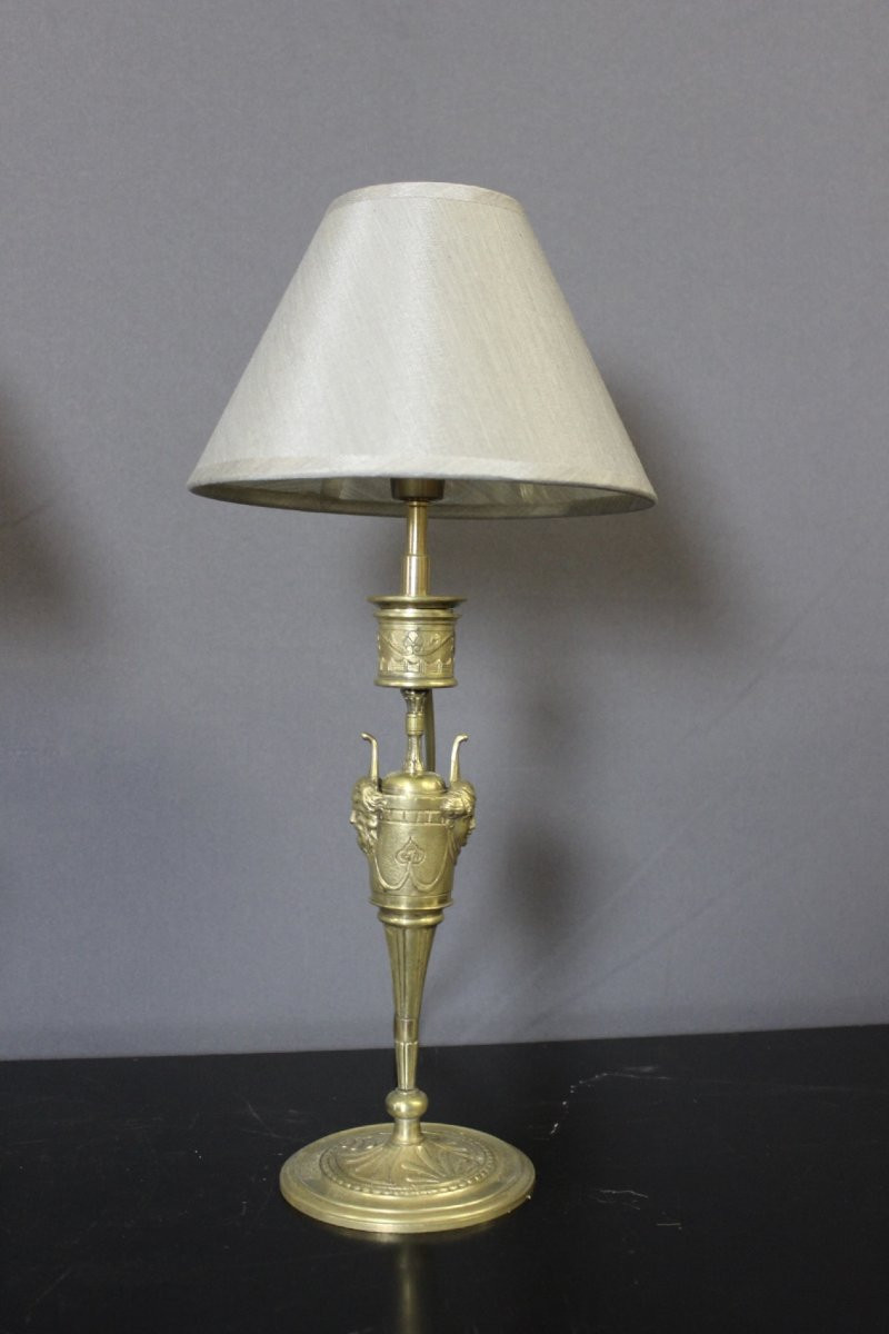 Paire de bougeoirs en bronze  montées en lampe vers 1880-photo-3