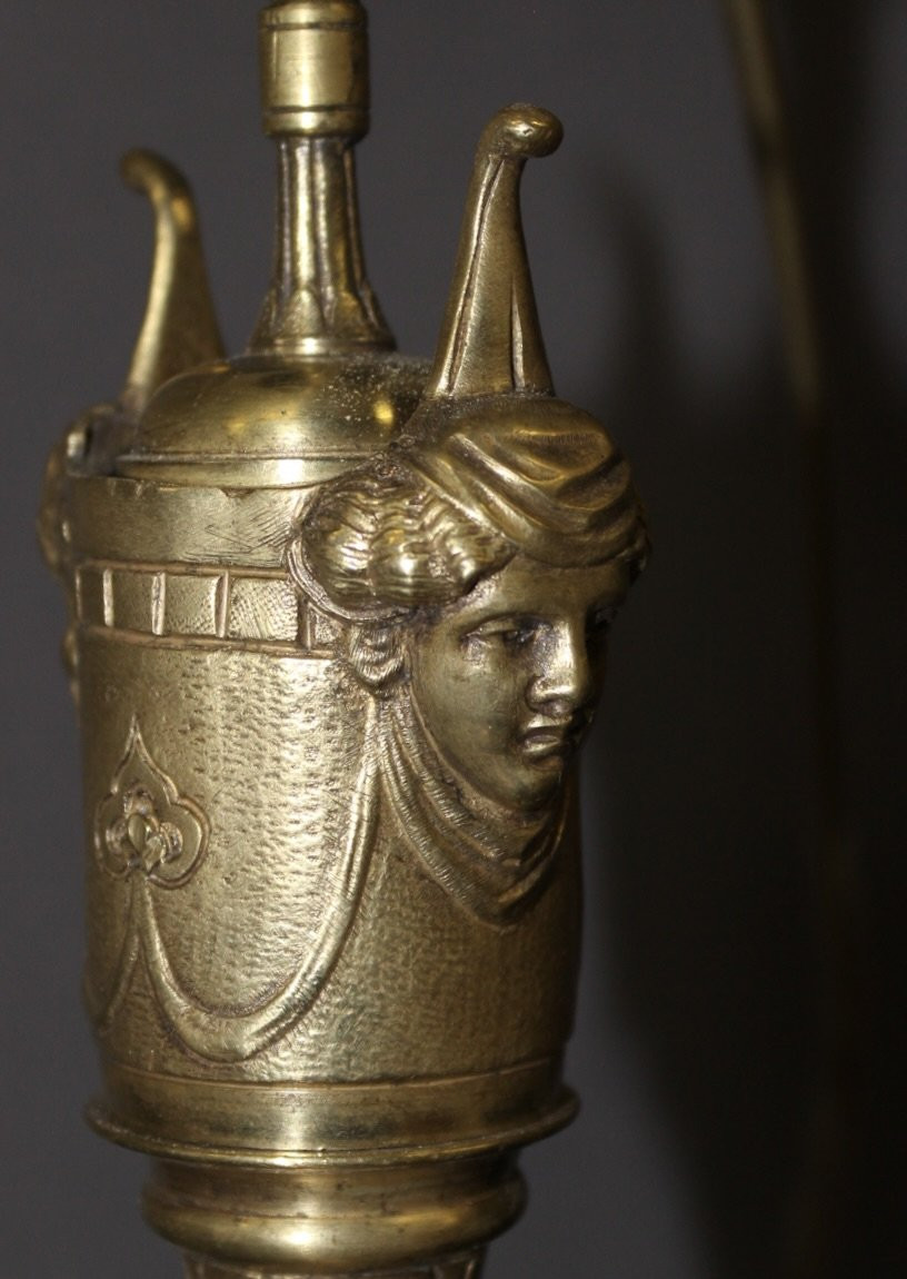 Paire de bougeoirs en bronze  montées en lampe vers 1880-photo-7