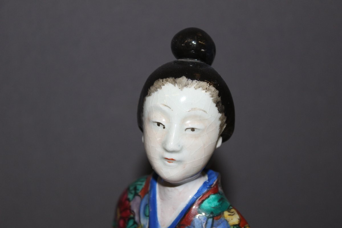 Statuette représentant une jeune Japonaise en Kimono vers 1900-photo-2