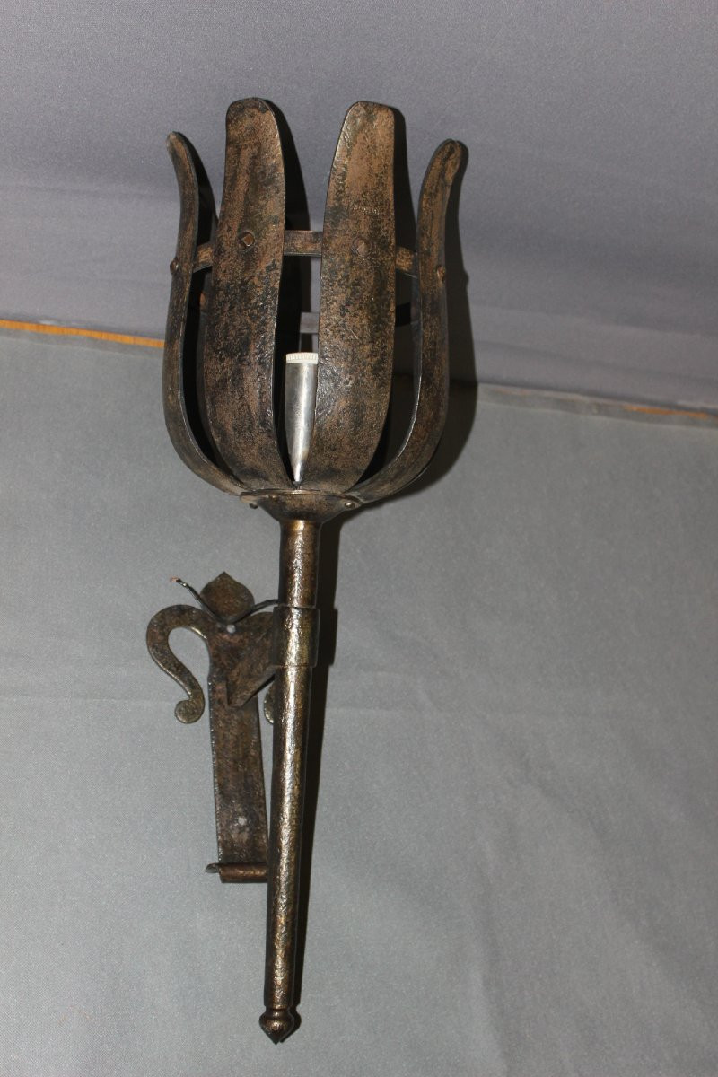 Paire d'appliques en Fer Forgé de Style Médiéval signé Rakoulal-photo-4