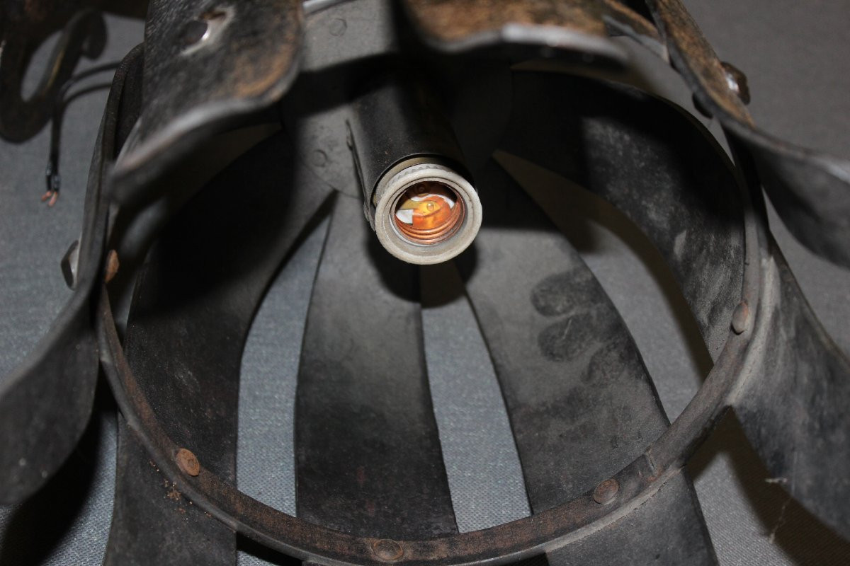 Paire d'appliques en Fer Forgé de Style Médiéval signé Rakoulal-photo-1