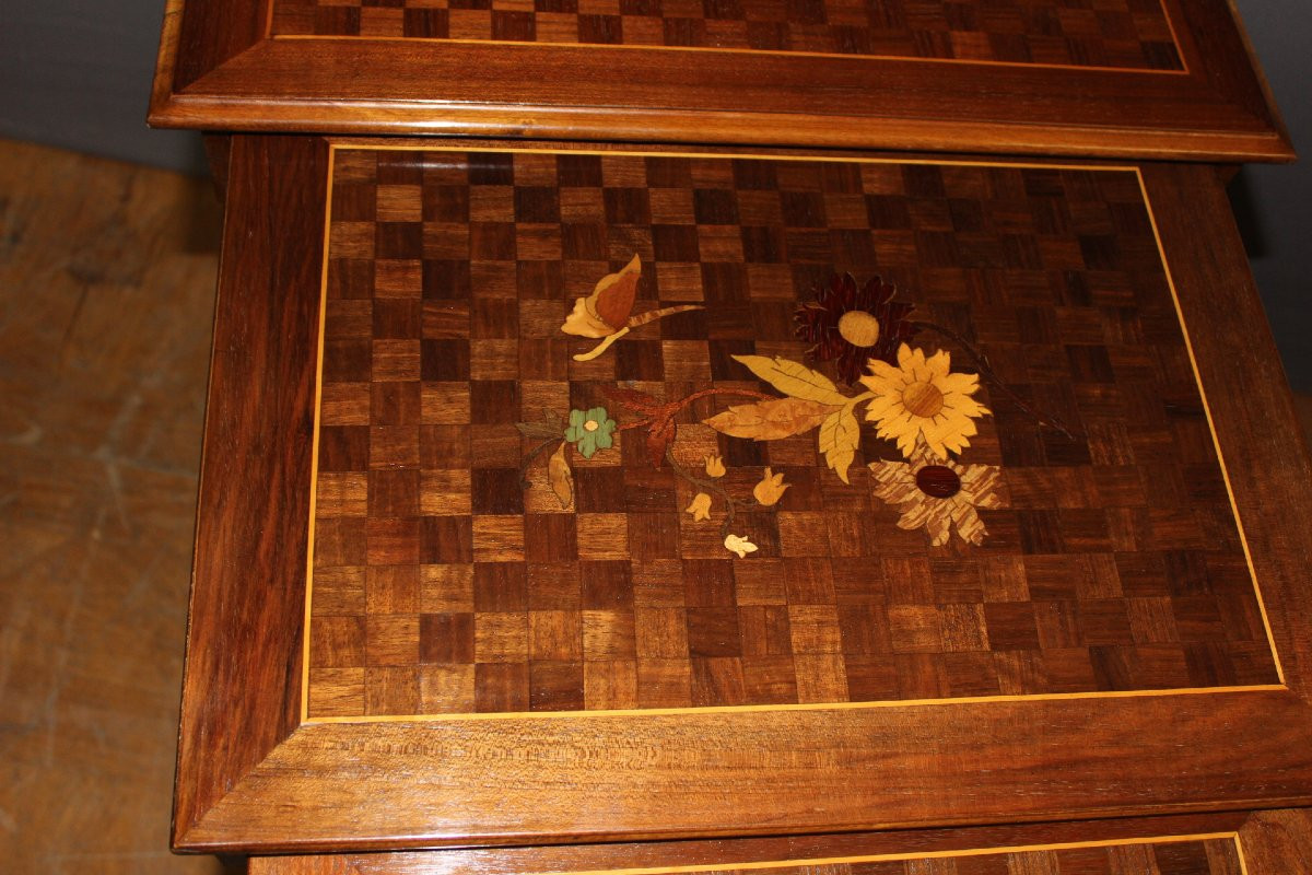Suite de Quatre Tables Gigognes en Marqueterie de Fleurs vers 1900-photo-1
