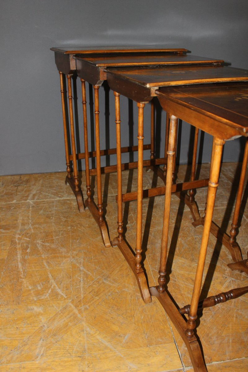 Suite de Quatre Tables Gigognes en Marqueterie de Fleurs vers 1900-photo-3