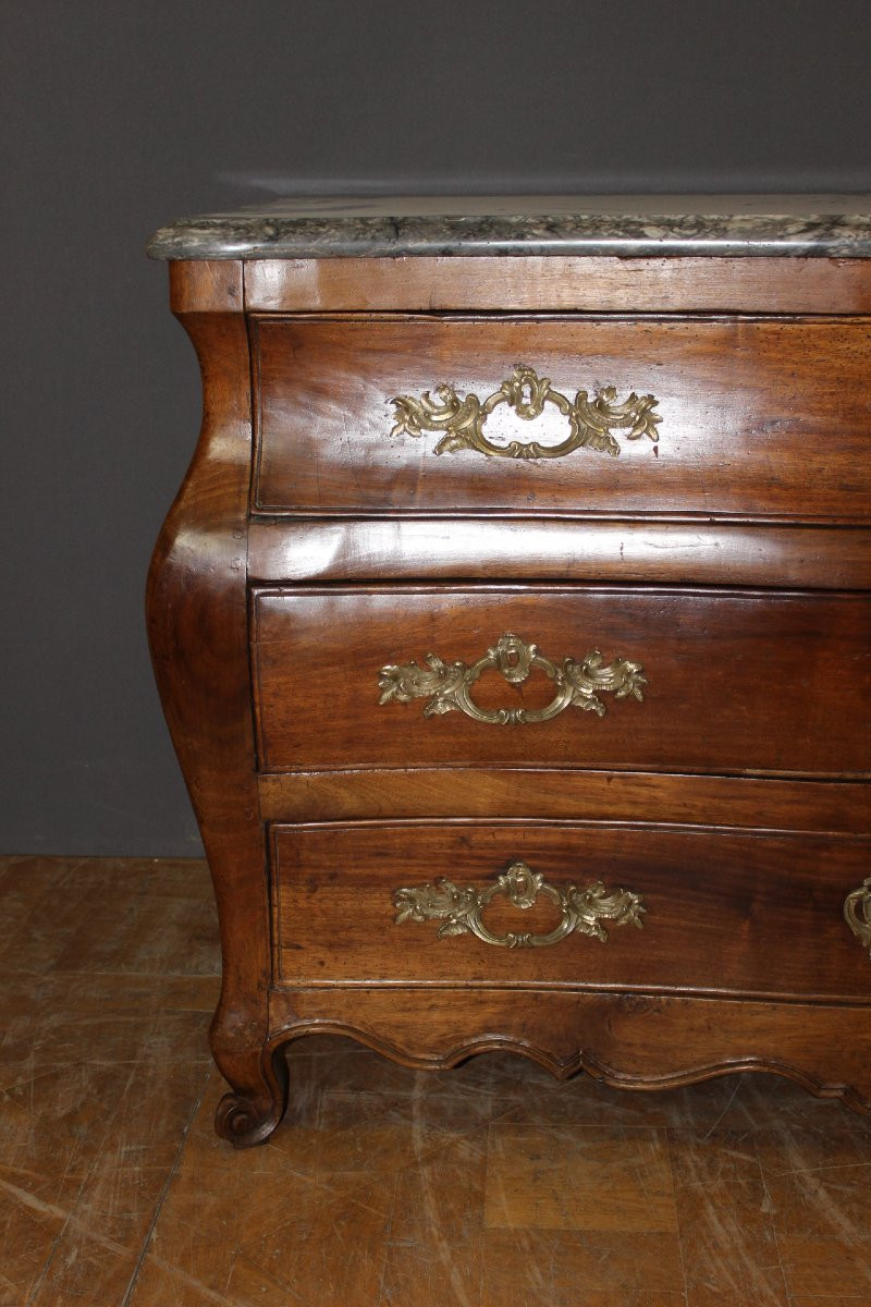 18th-century Walnut Tomb-shaped Commode-photo-1