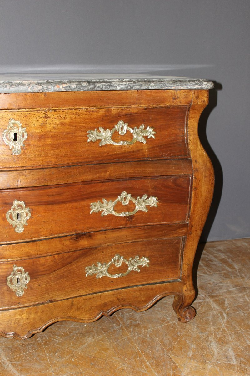 18th-century Walnut Tomb-shaped Commode-photo-2