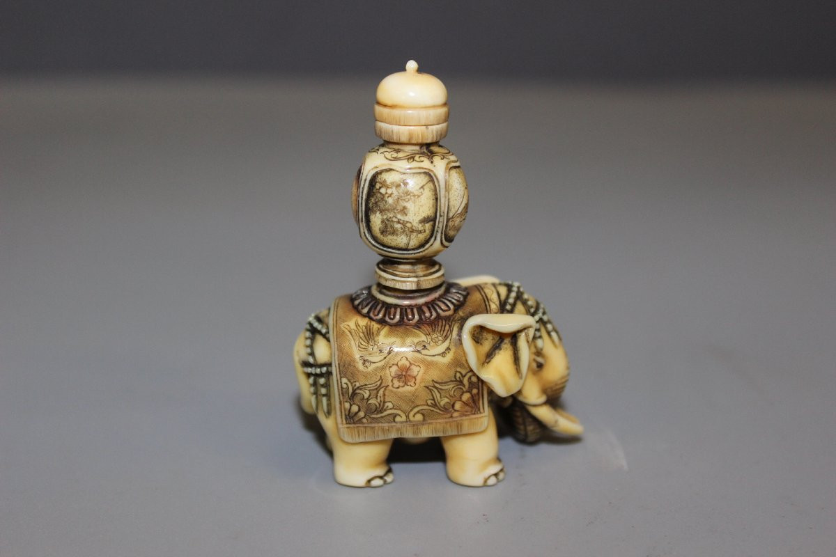 Eléphant en Ivoire formant Tabatière , Japon vers 1900-photo-2
