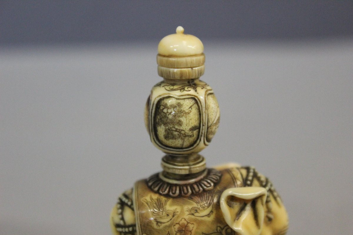 Eléphant en Ivoire formant Tabatière , Japon vers 1900-photo-3