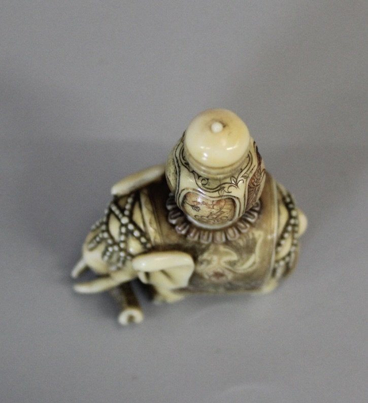 Eléphant en Ivoire formant Tabatière , Japon vers 1900-photo-5