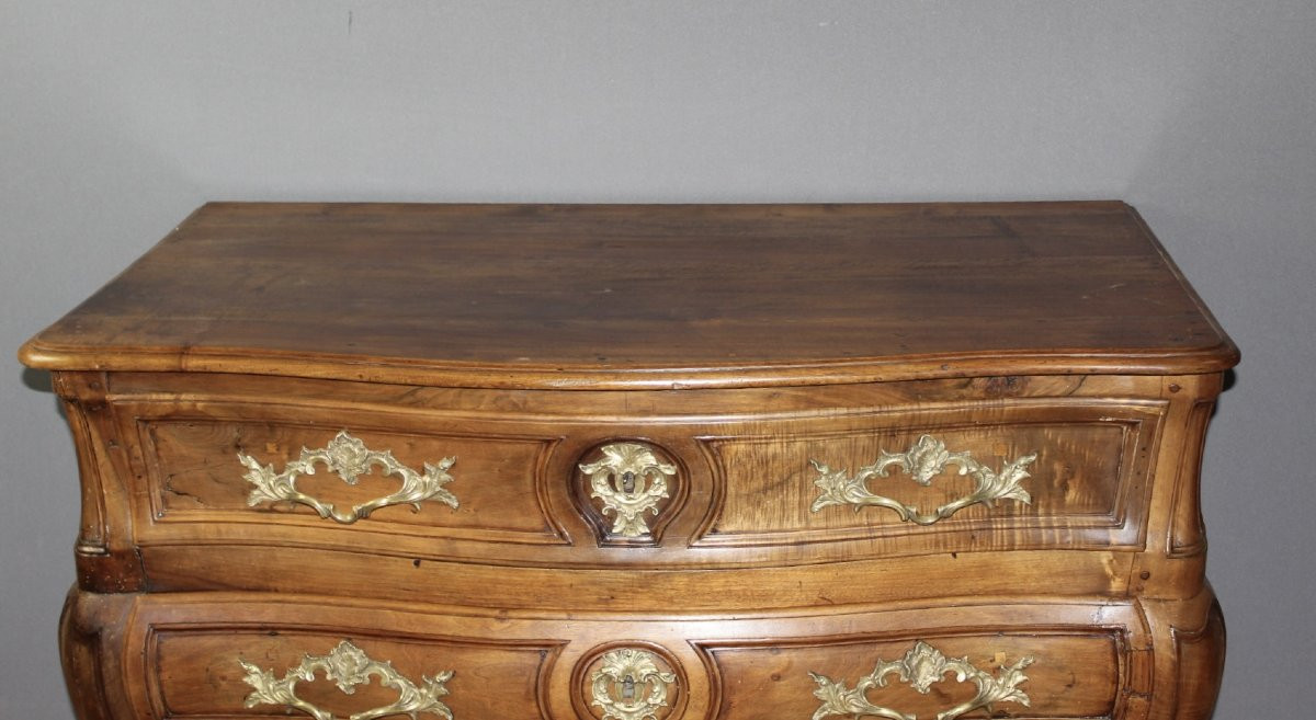18th-century Bordeaux-style Walnut Commode With Tomb-like Design-photo-2