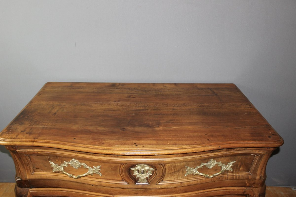 18th-century Bordeaux-style Walnut Commode With Tomb-like Design-photo-4