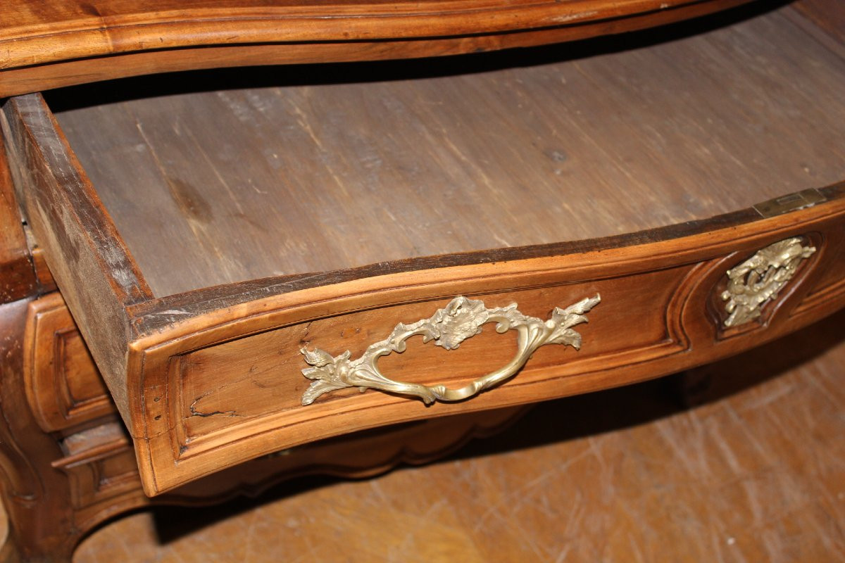 18th-century Bordeaux-style Walnut Commode With Tomb-like Design-photo-4