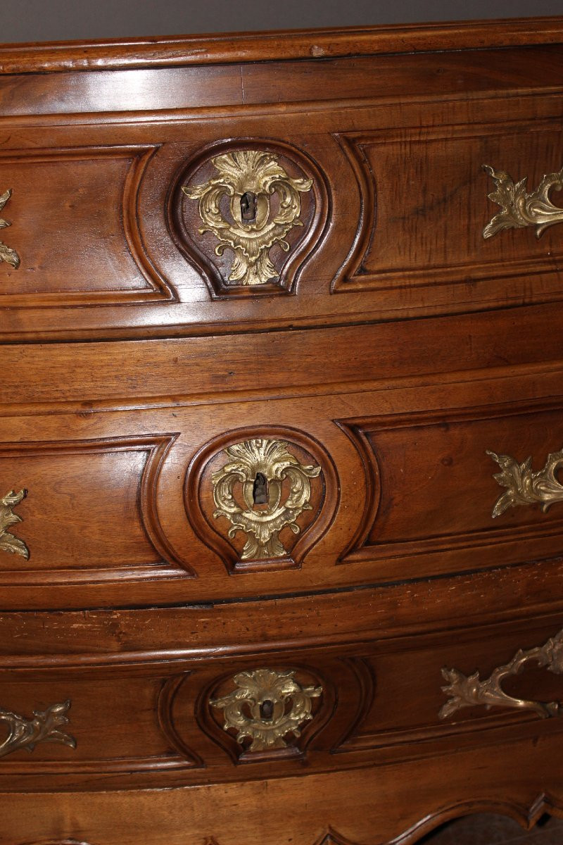 18th-century Bordeaux-style Walnut Commode With Tomb-like Design-photo-6