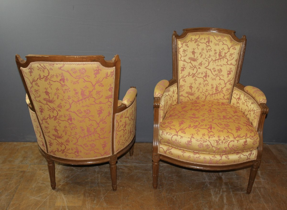 Pair Of Louis XVI Bergère Armchairs In Late 18th-century Walnut-photo-2