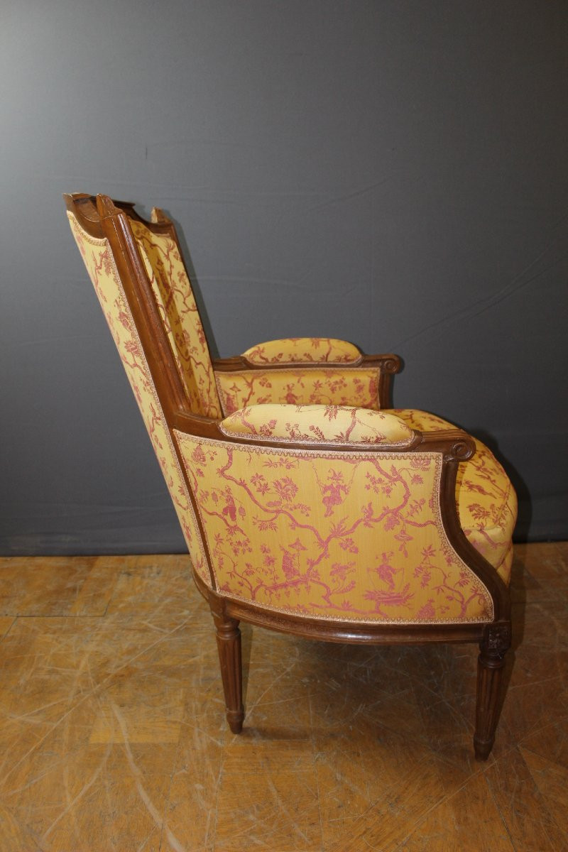 Pair Of Louis XVI Bergère Armchairs In Late 18th-century Walnut-photo-3