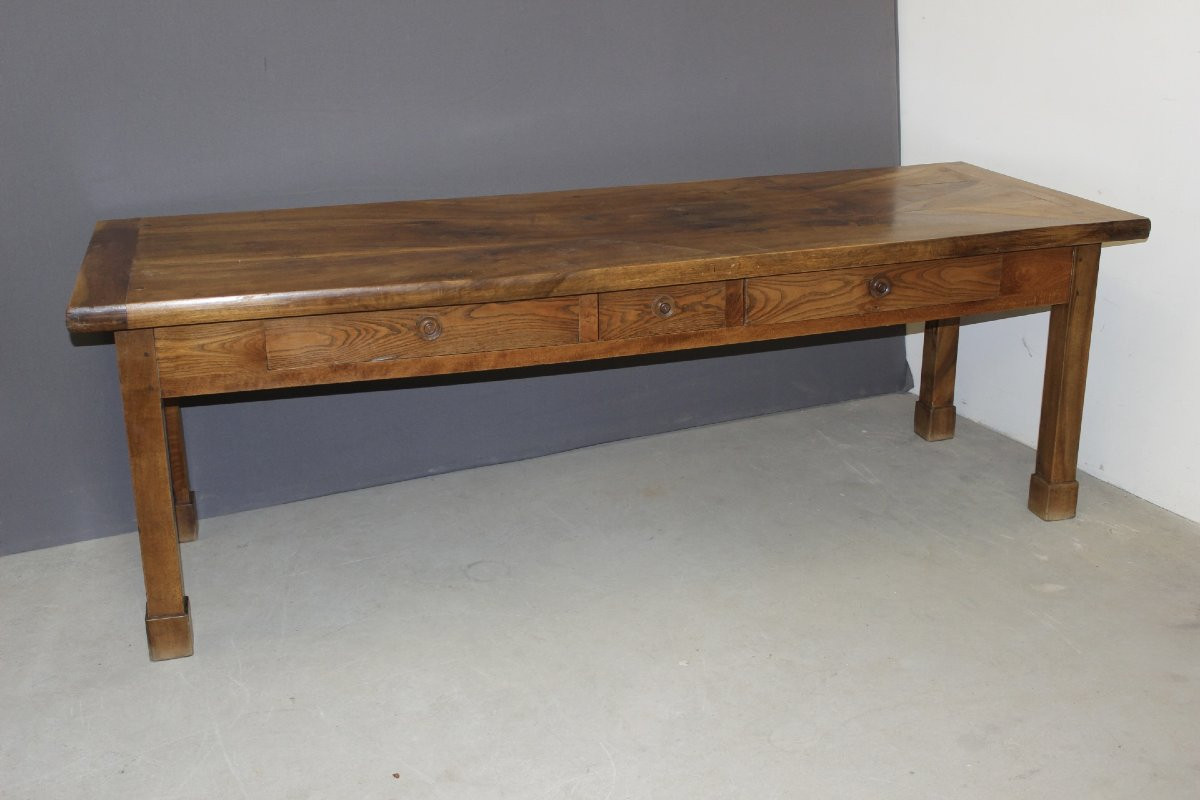 Farmhouse Table In Walnut-photo-6