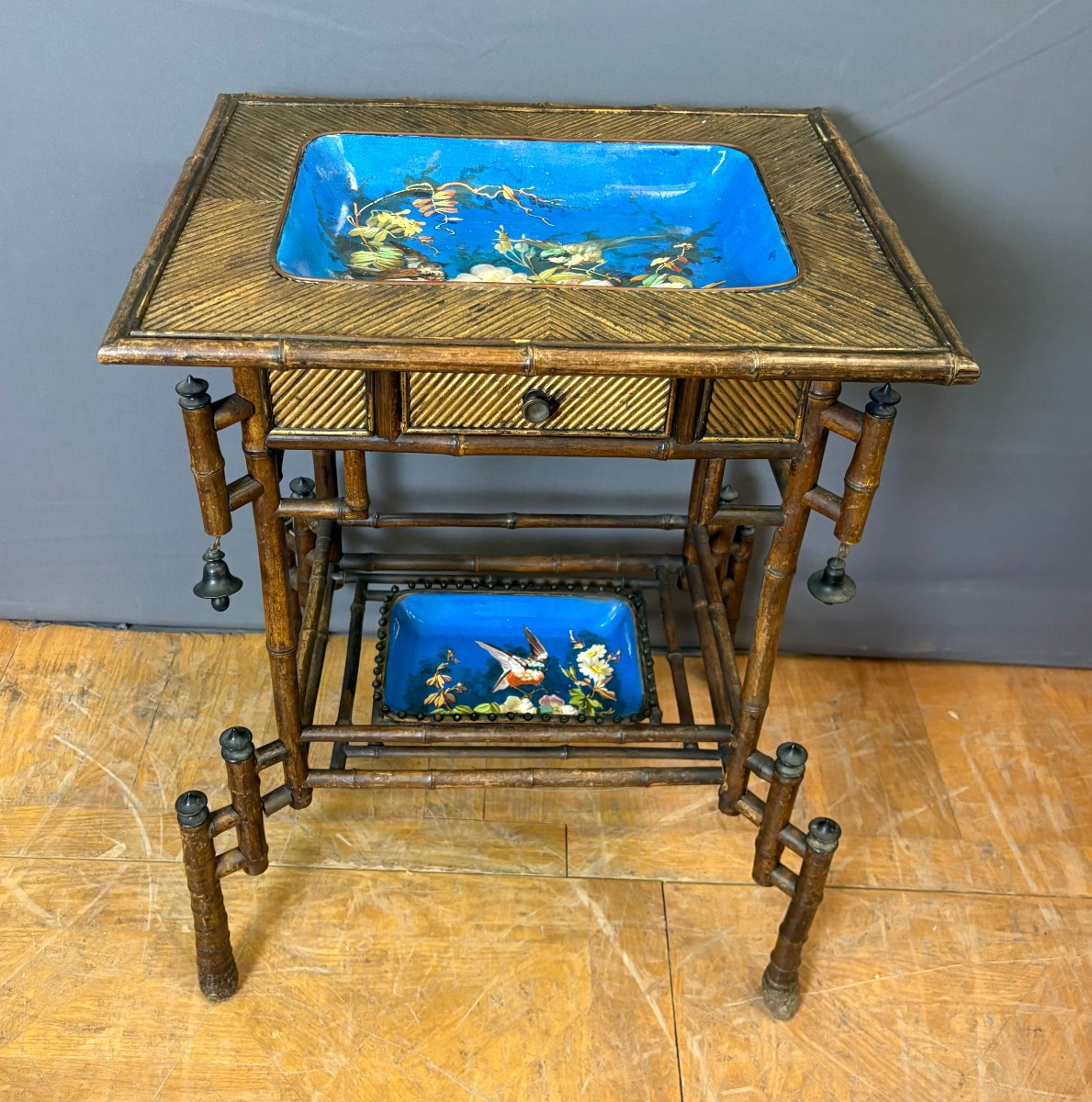 Table Napoléon III en bambou et faïence de Choisy le Roi , XIX