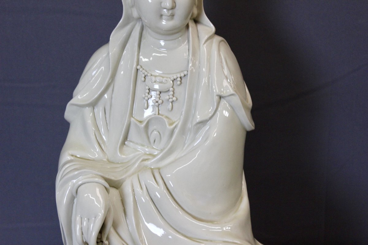 Chinese White, Guanyin Seated On A Lotus Flower, 20th Century-photo-4