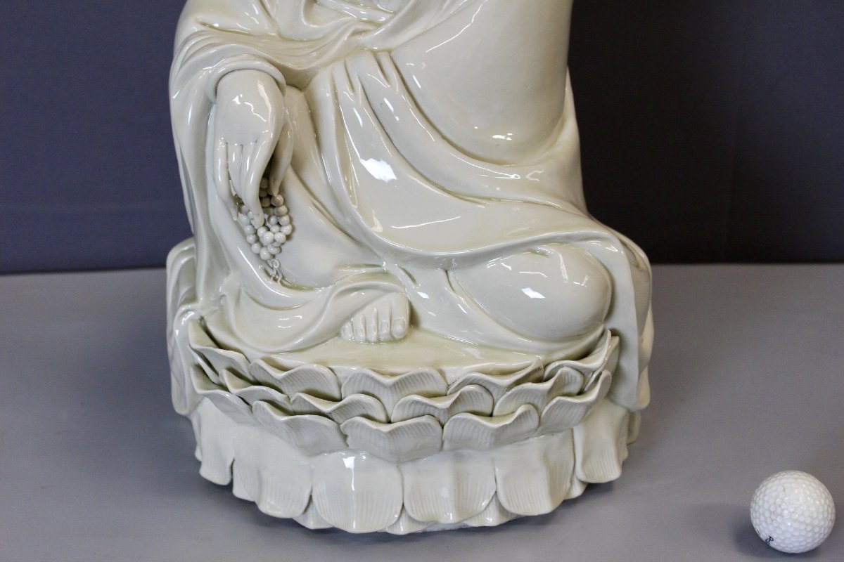 Chinese White, Guanyin Seated On A Lotus Flower, 20th Century-photo-1