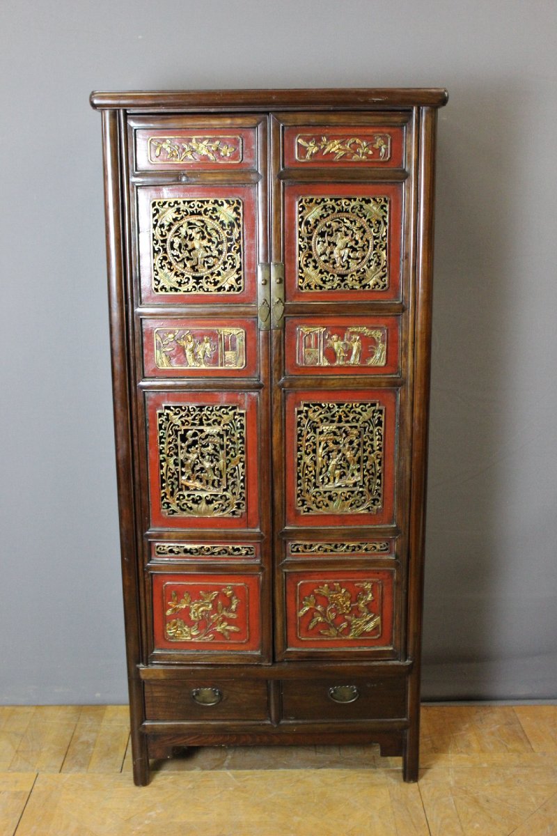 Petite Armoire Chinoise en Laque Rouge et Or