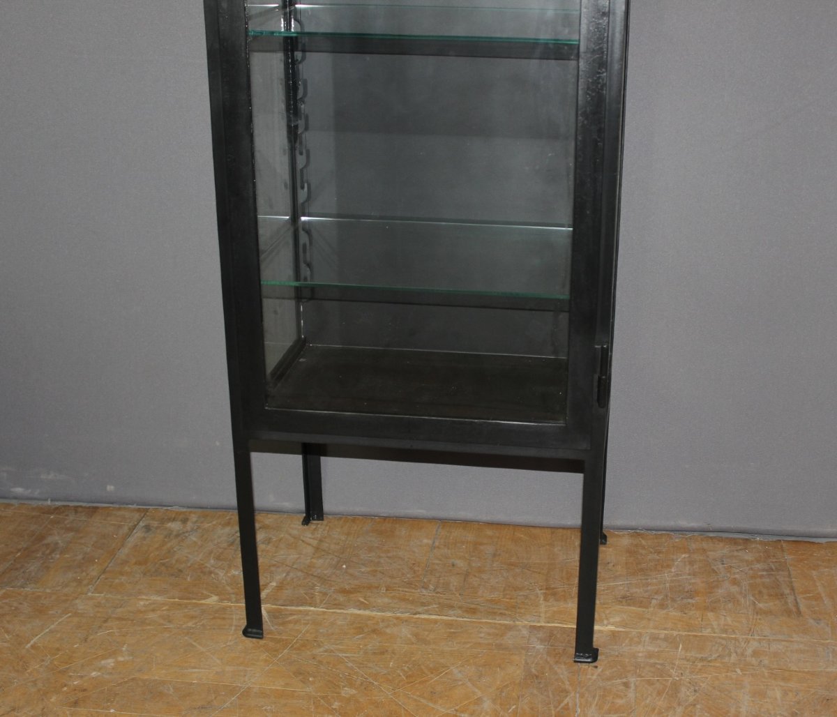 Vitrine en fer laqué noir vers 1950-photo-2