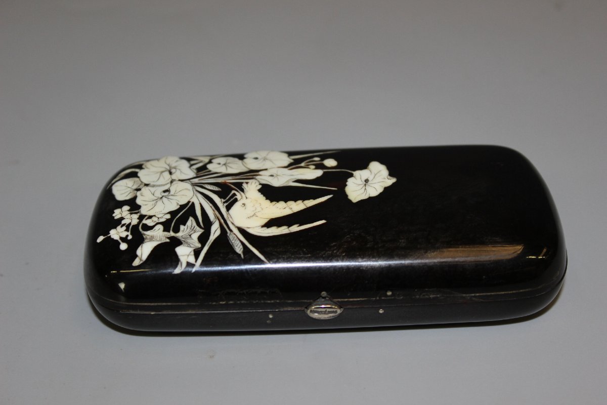19th-century Tortoiseshell Case With Ivory Inlay-photo-3