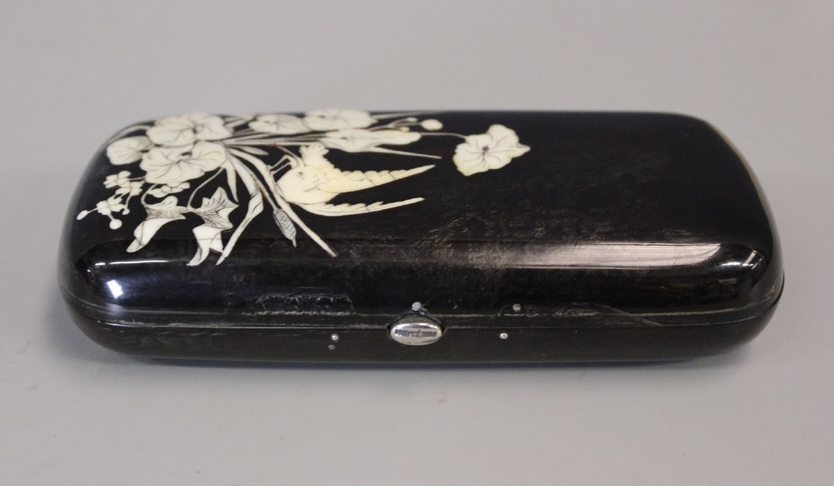 19th-century Tortoiseshell Case With Ivory Inlay-photo-4