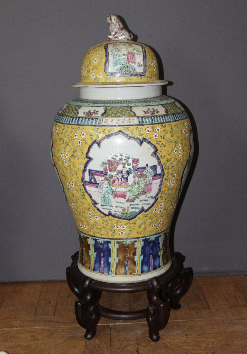 Paire de Vases Chinois d'Apparat sur socle en Bois XX-photo-3