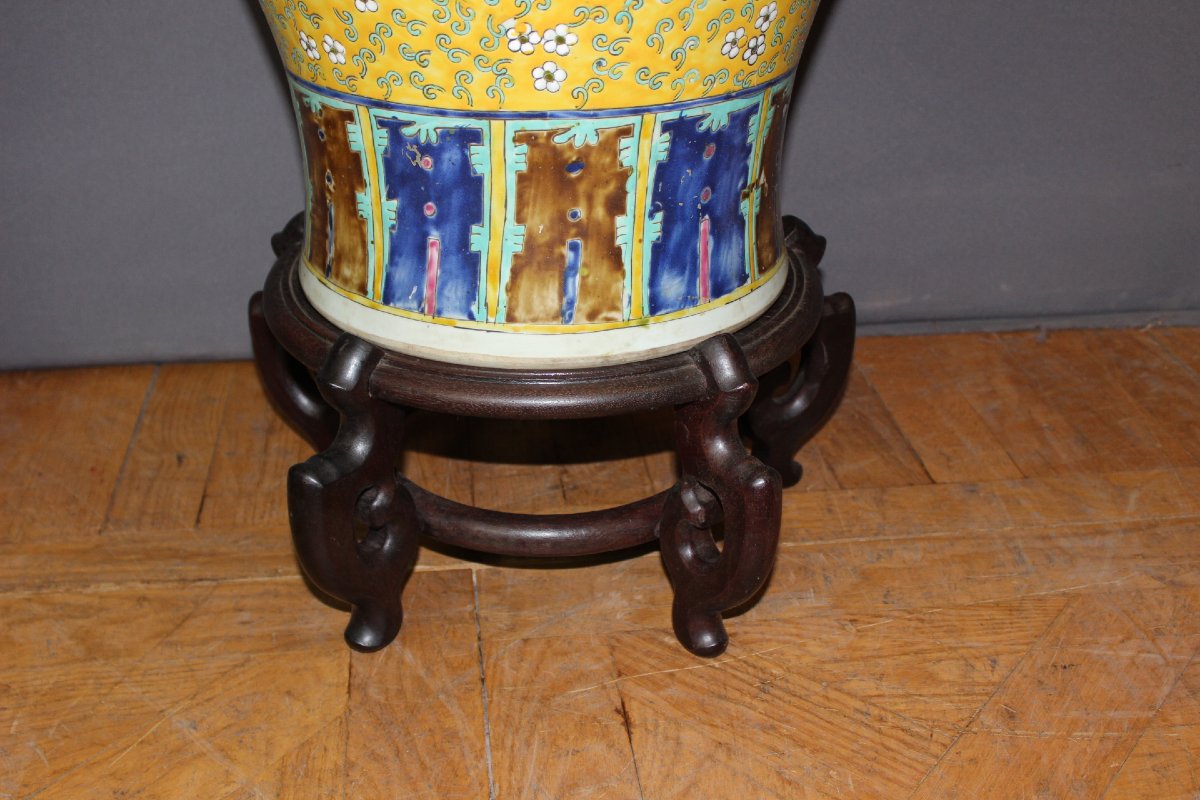 Paire de Vases Chinois d'Apparat sur socle en Bois XX-photo-2