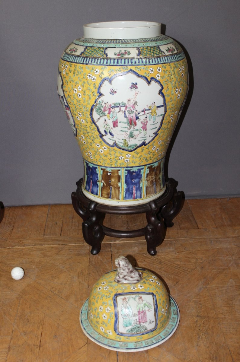 Paire de Vases Chinois d'Apparat sur socle en Bois XX-photo-4