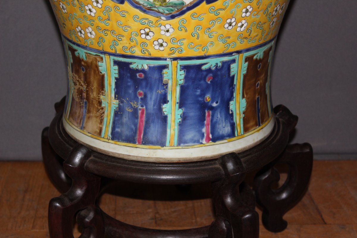 Paire de Vases Chinois d'Apparat sur socle en Bois XX-photo-7