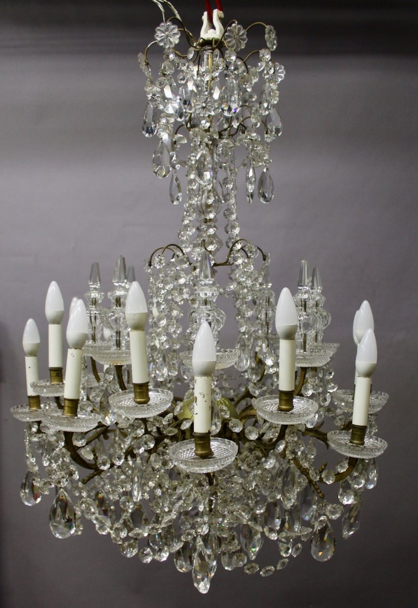 Lustre à Pampilles à Seize Lumières , Diamètre 85 cm