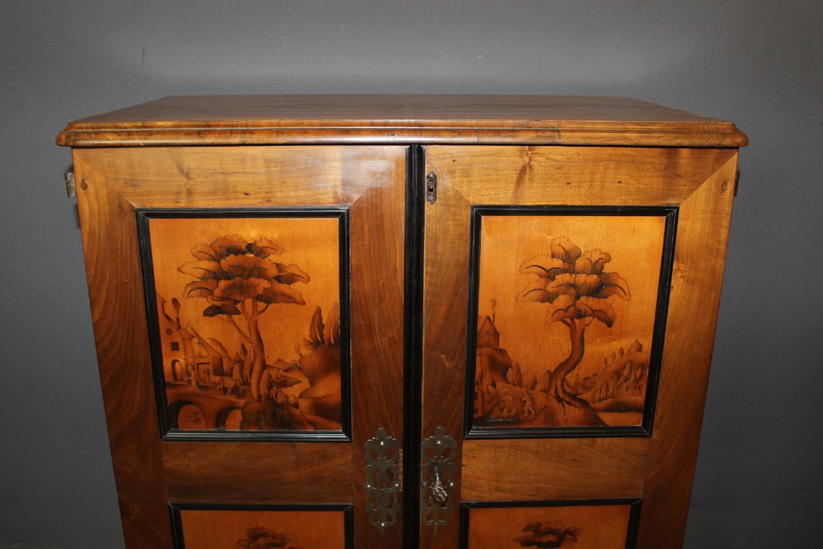Cabinet Suisse en Noyer à 17 tiroirs fin XVIIIe-photo-1