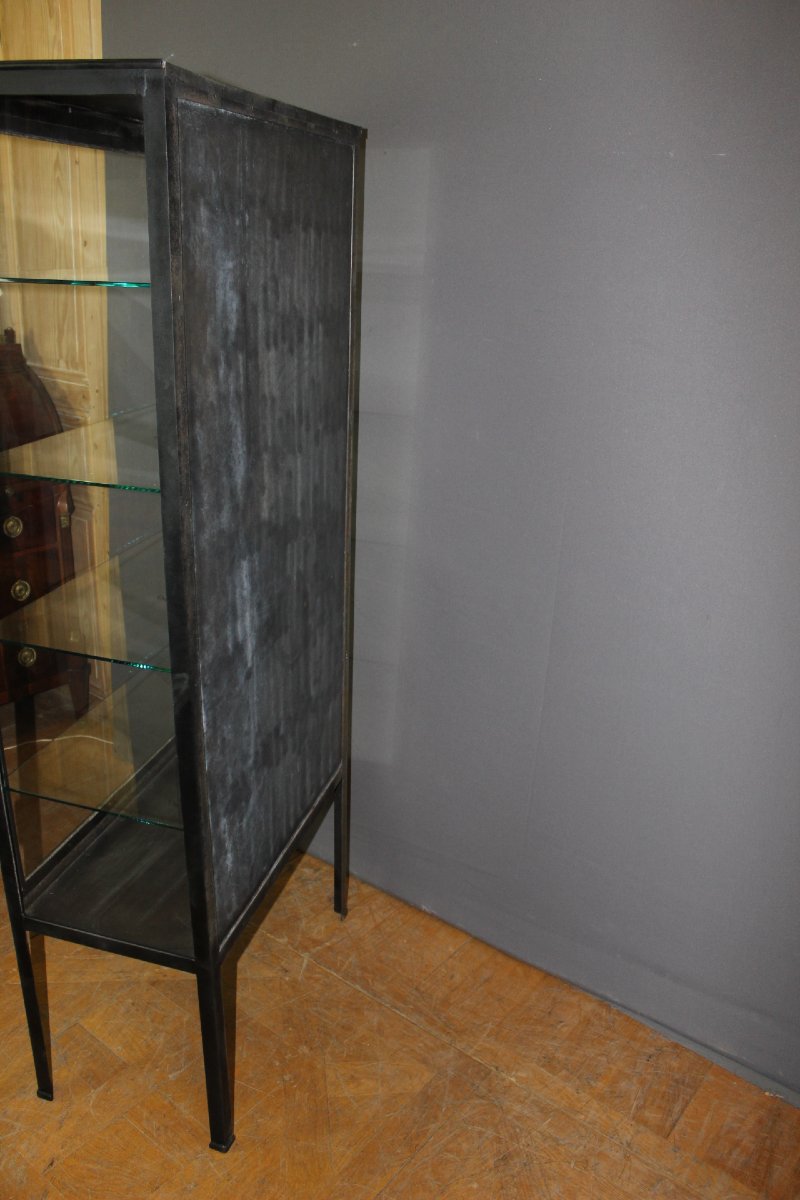 Vitrine en fer laqué noir vers 1920-photo-6