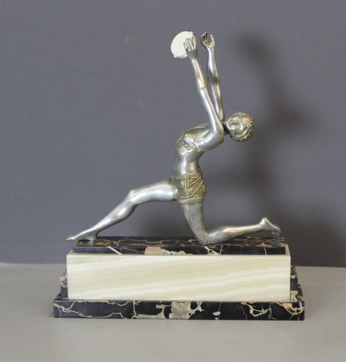 Sculpture de Femme au Tambourin Art Déco par Mirval