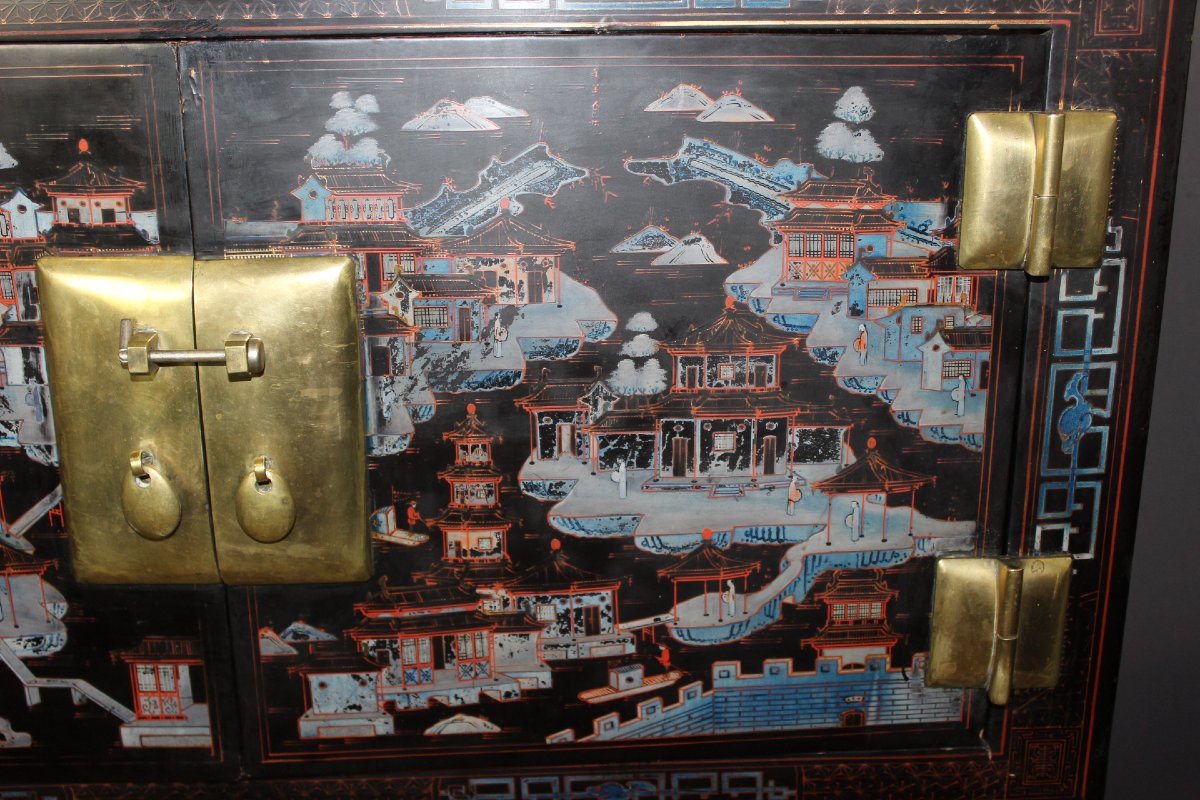 Chinese Lacquered Wooden Sideboard, Circa 1930-photo-4