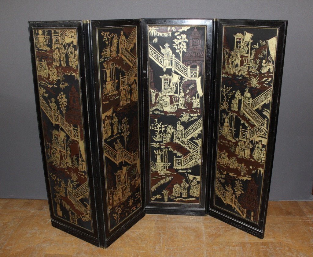 Screen With Japanese Decor And Black Lacquer End XIX