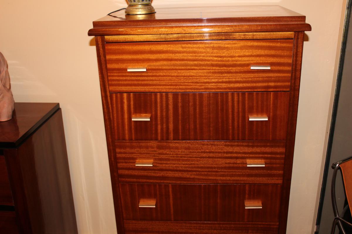 1940 Mahogany Chest-photo-4