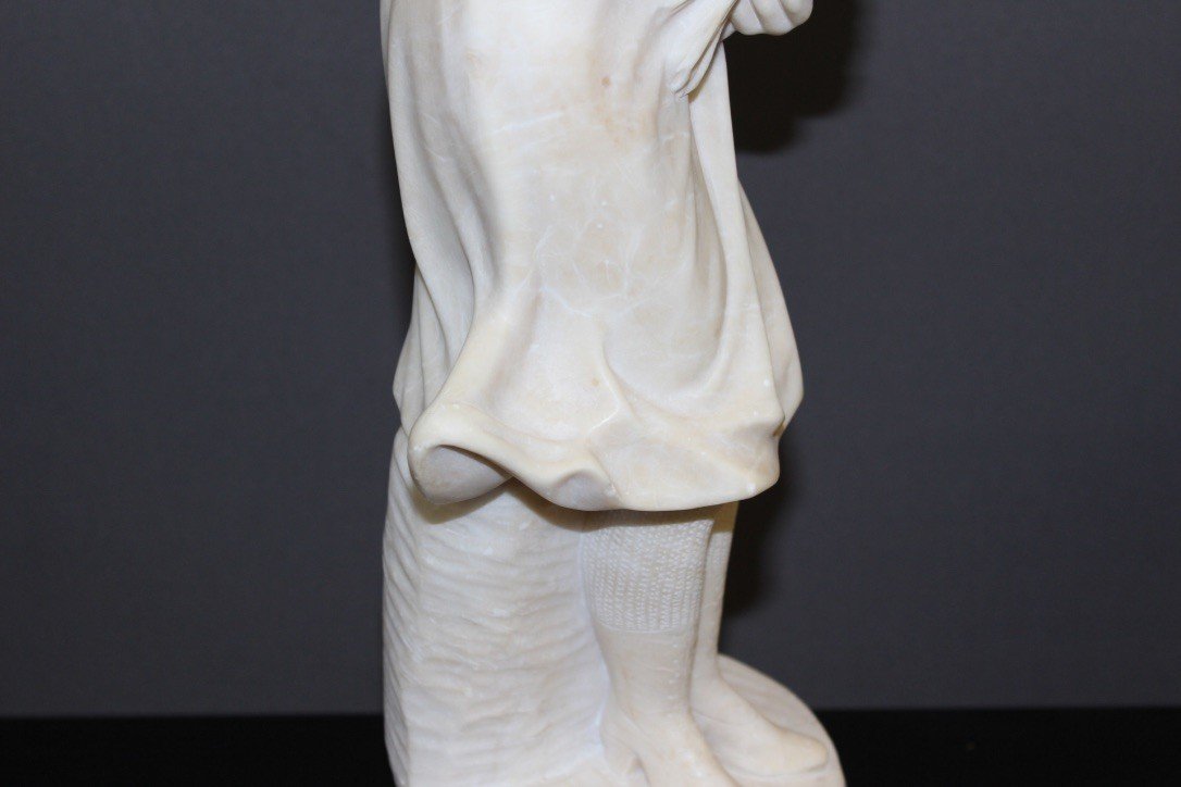 Alabaster Sculpture Representing A Young Woman With Roses Around 1900-photo-3