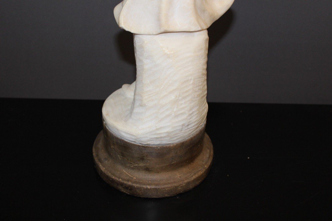 Alabaster Sculpture Representing A Young Woman With Roses Around 1900-photo-3