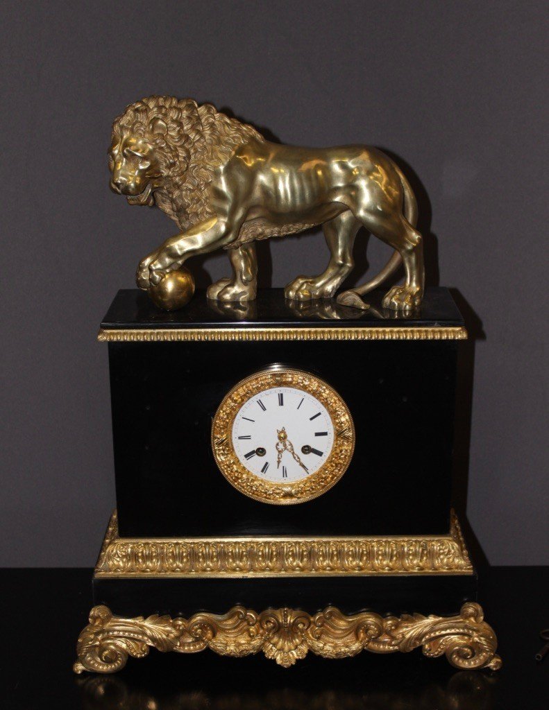 Restoration Period Clock With The Lion Of Venice In Marble And Gilt Bronze-photo-4