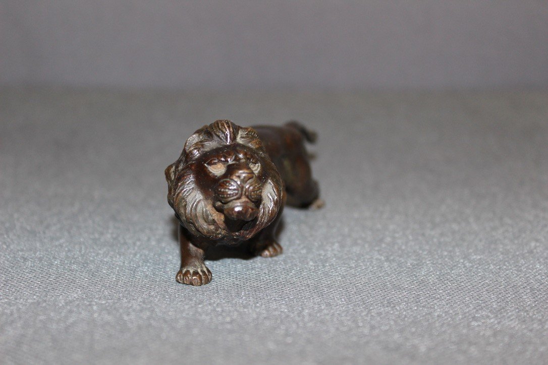 Okimono In Bronze Representing A Lion Around 1900 Signed-photo-3