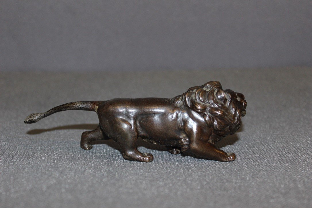Okimono En Bronze Représentant Un Lion Vers 1900 Signé-photo-4