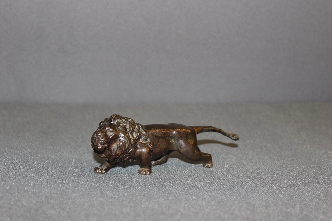 Okimono En Bronze Représentant Un Lion Vers 1900 Signé-photo-3