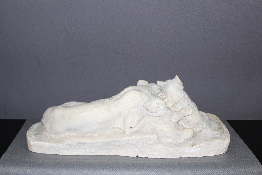 Sculpture En Plâtre Représentant Une Lionne Et Ses Petits Par Francine Cartier-photo-3
