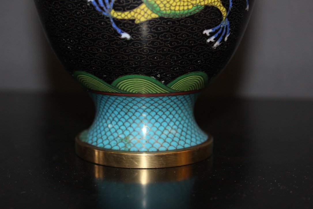 Paire De Vases Cloisonnés Chinois Décor Au Dragon Vers 1900-photo-2